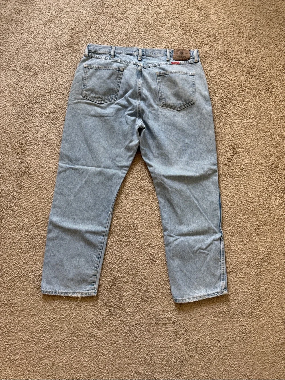 VTG ~ 1990s ~ Wrangler Authentics ~Light Wash Regular Fit Denim Jeans ~ 40x30